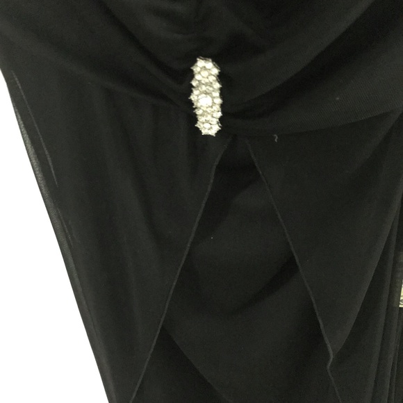 Black full length evening dress. Never worn. Tags still on - Picture 3 of 4